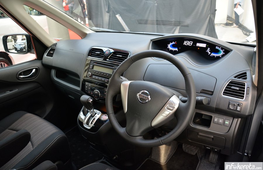 Nissan Serena 2014 гибрид салон