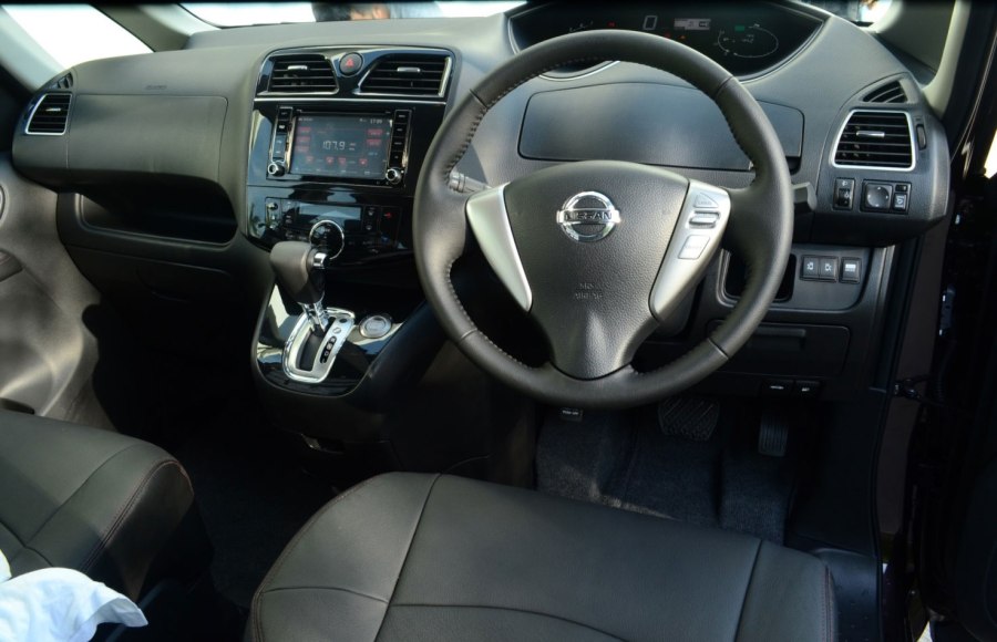 Nissan Serena 2013 салон