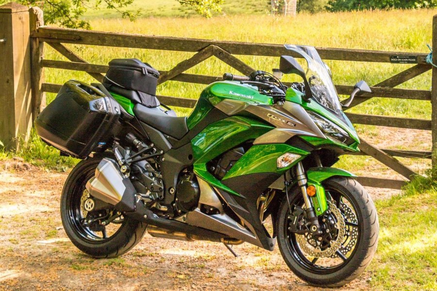 Мотоцикл Kawasaki zzr1400