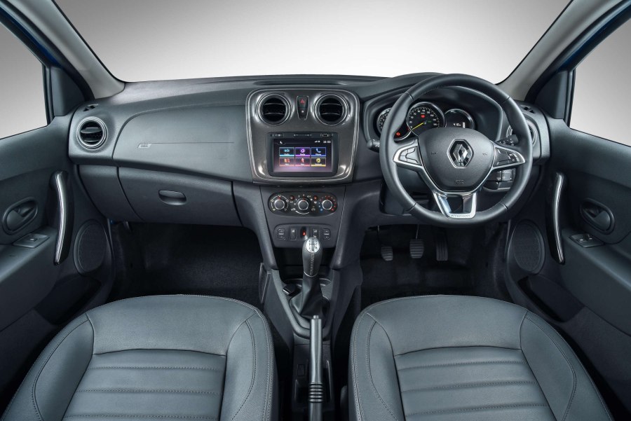 Рено Сандеро Stepway салон
