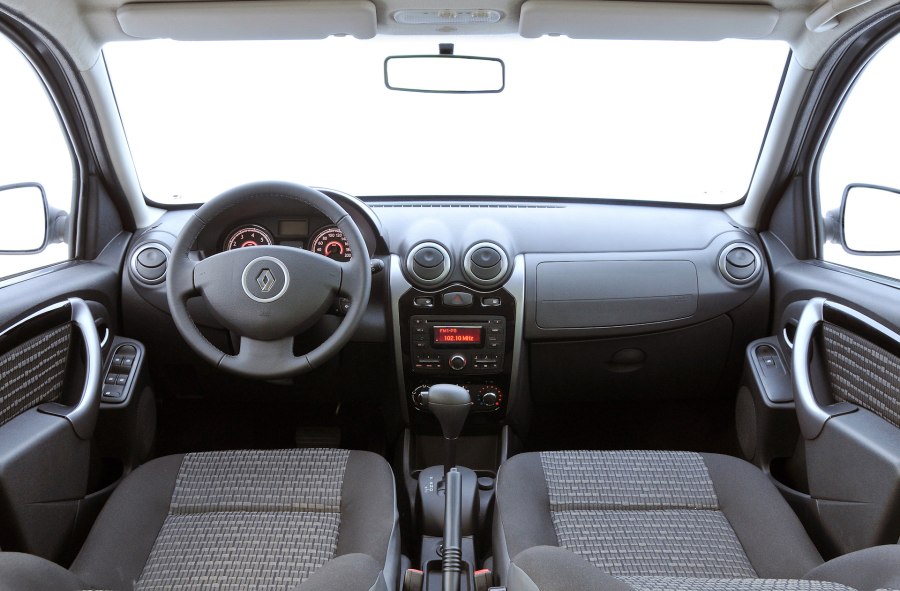Renault Sandero 2010 салон