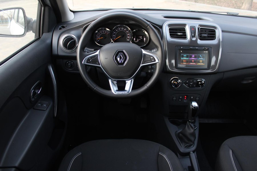 Renault Sandero Stepway 2021 салон