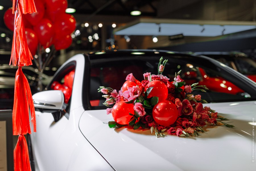 Декор автосалонов с цветами
