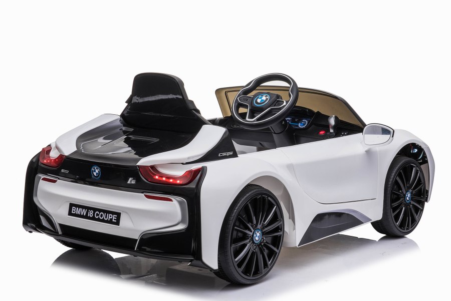 Электромобиль BMW i8 Coupe