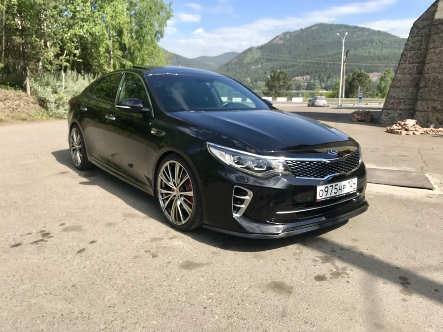 Kia Optima черная