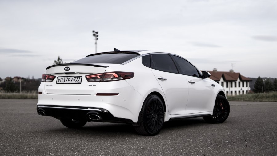 Kia Optima gt черная