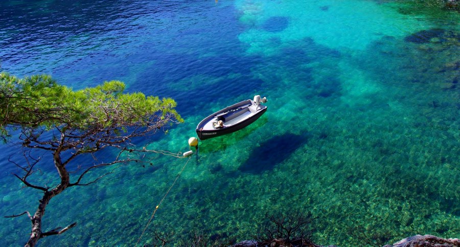 Прозрачная вода море
