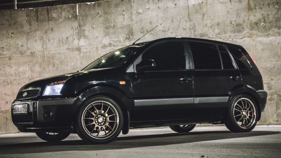 Ford Fusion 2007 stance