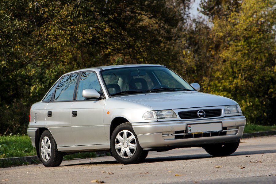 Opel Astra f седан 1995