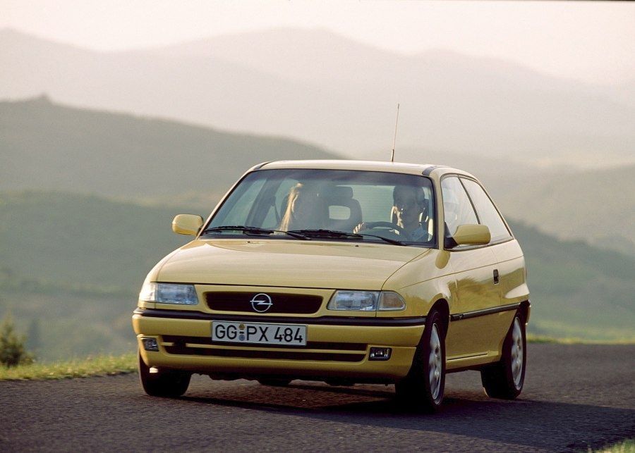Opel Astra f хэтчбек 1.6