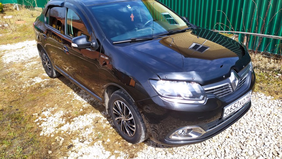 Reno Sandero Stepway черный жемчужный