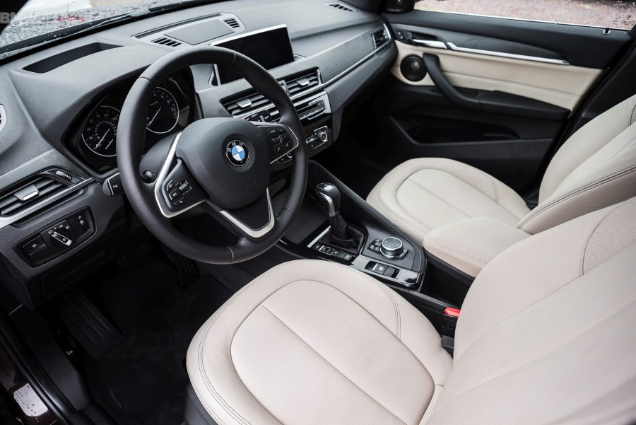 BMW x1 2021 салон