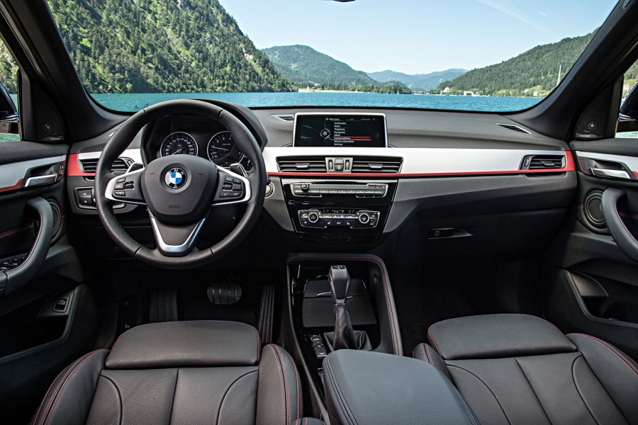 BMW x1 2016 салон