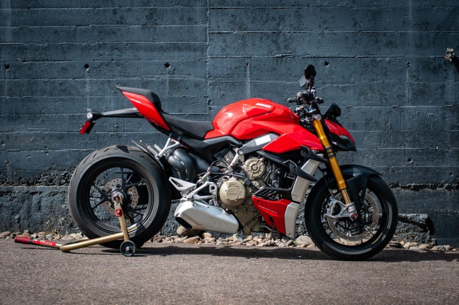 Ducati Streetfighter v4 2020