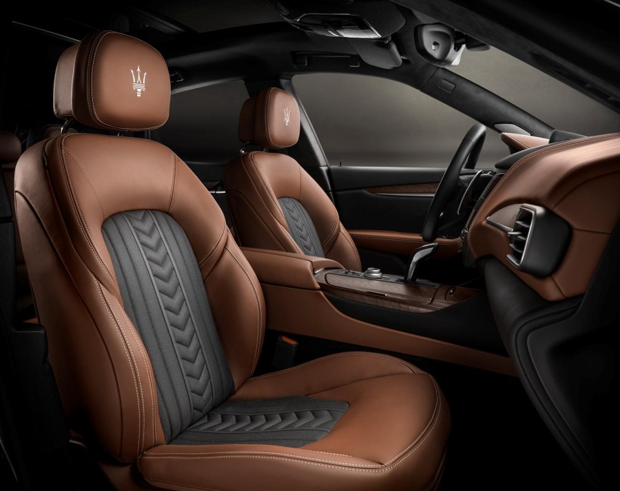 Maserati кроссовер Levante салон