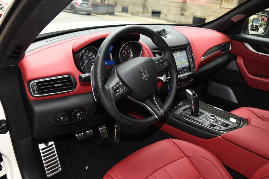 Maserati Levante 2019 салон