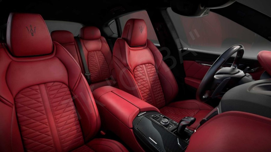 Maserati Levante красный салон