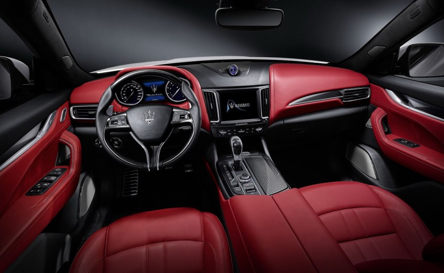 Maserati кроссовер Levante салон