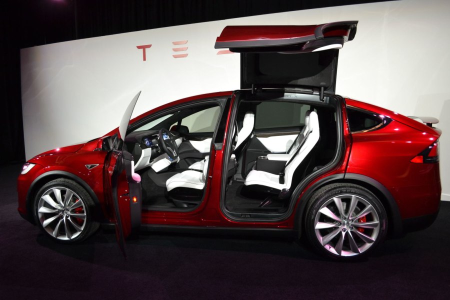 Тесла кроссовер model x