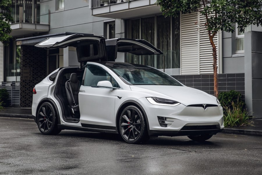 Tesla model x 2021