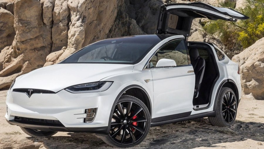 Тесла кроссовер model x