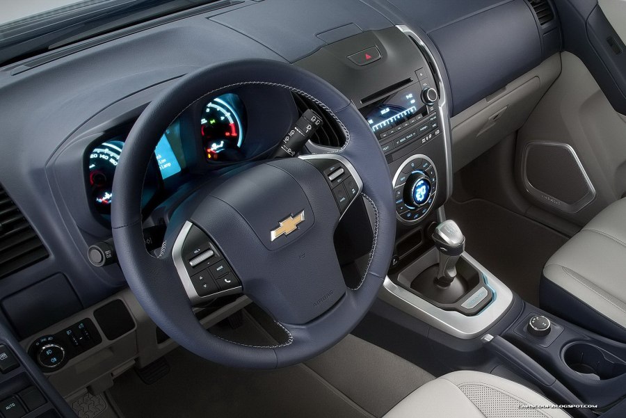 Chevrolet trailblazer 2013 салон