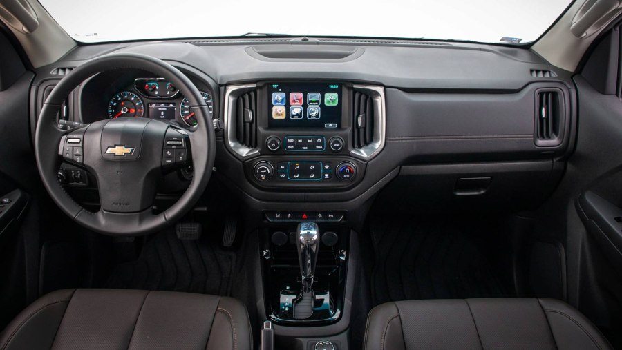 Chevrolet trailblazer 2018 салон