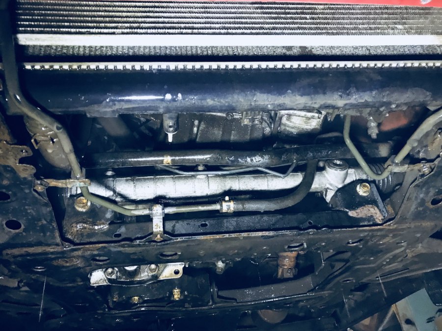 Suzuki Grand Vitara снизу