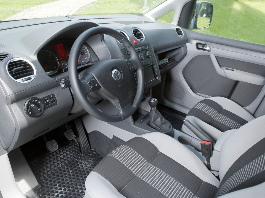 Volkswagen Caddy III салон