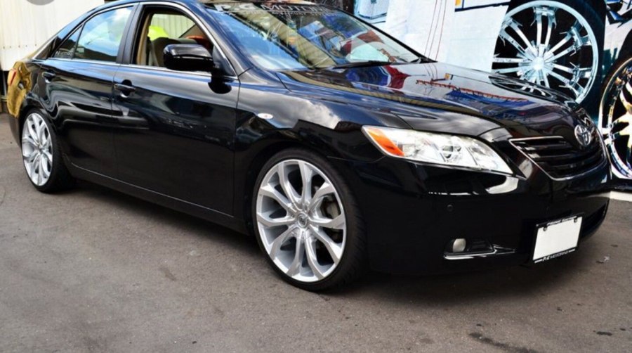 Toyota Camry v40 r20