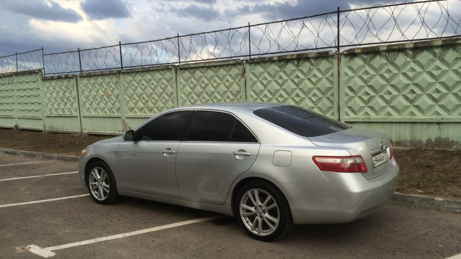 Toyota Camry 40 на 18 дисках