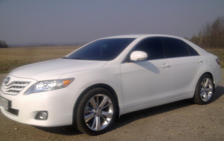 Camry 40 белая r18
