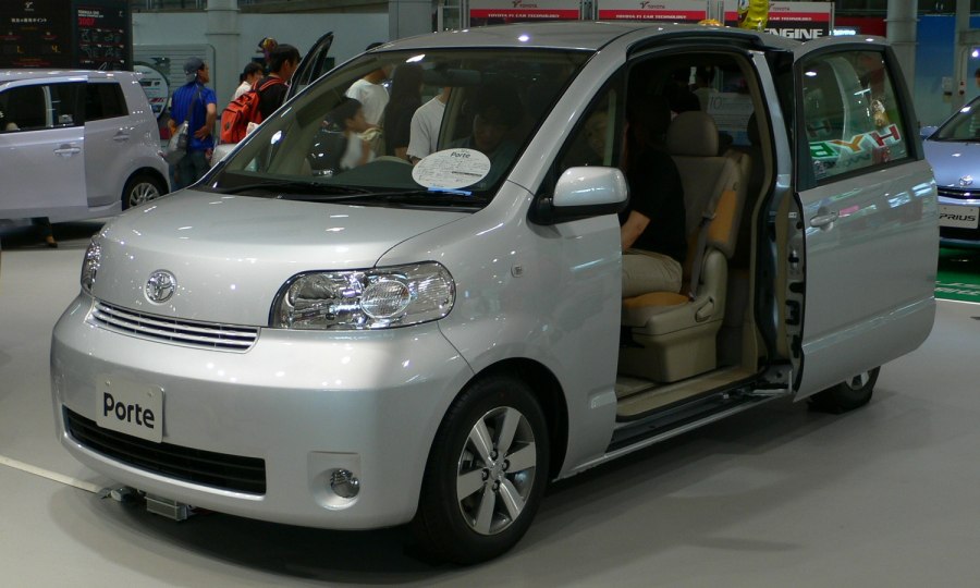Toyota porte 1