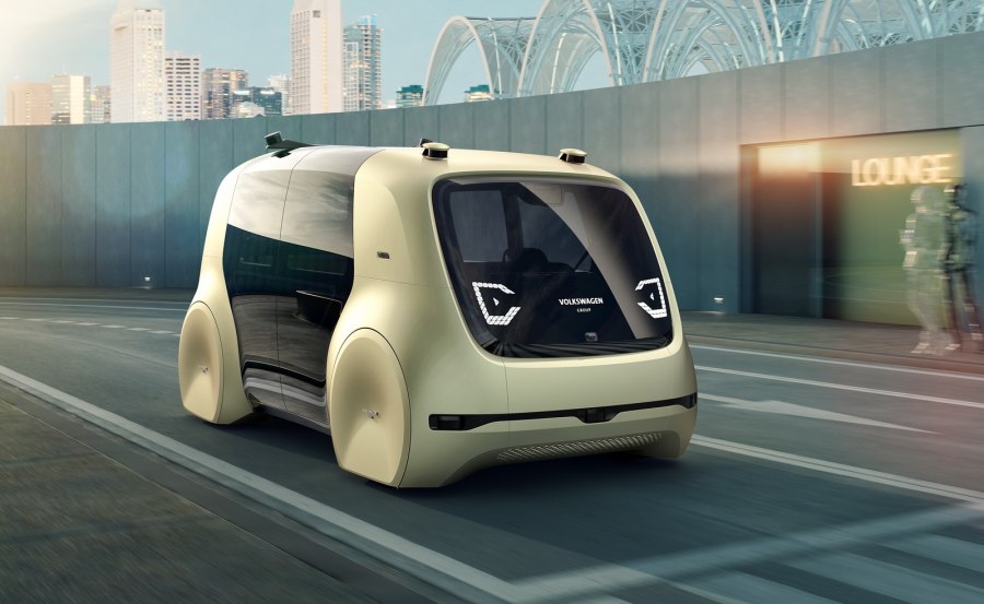 Серебристый Volkswagen Transporter t4