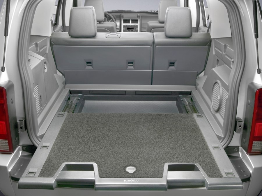 Dodge Nitro 07 салон