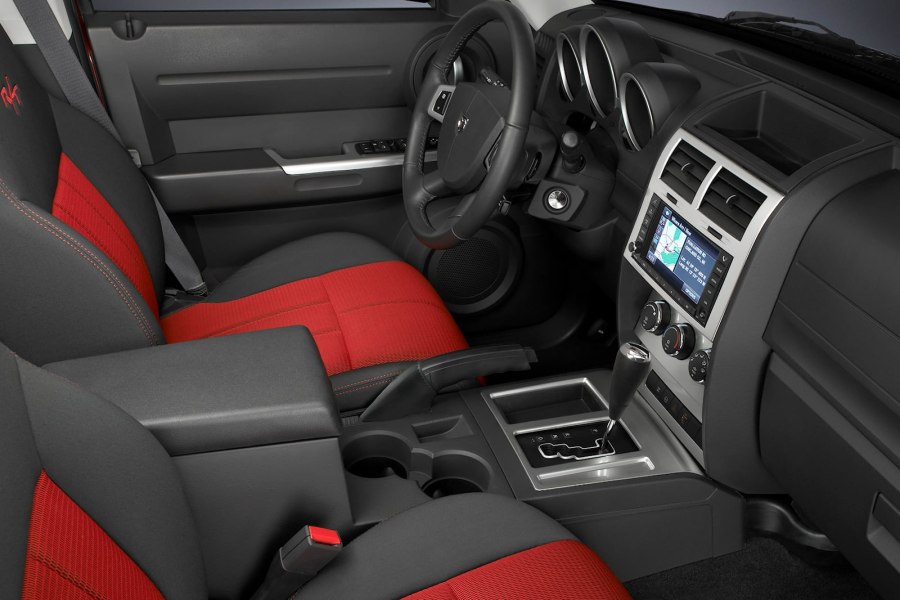 Dodge Nitro 2007 салон