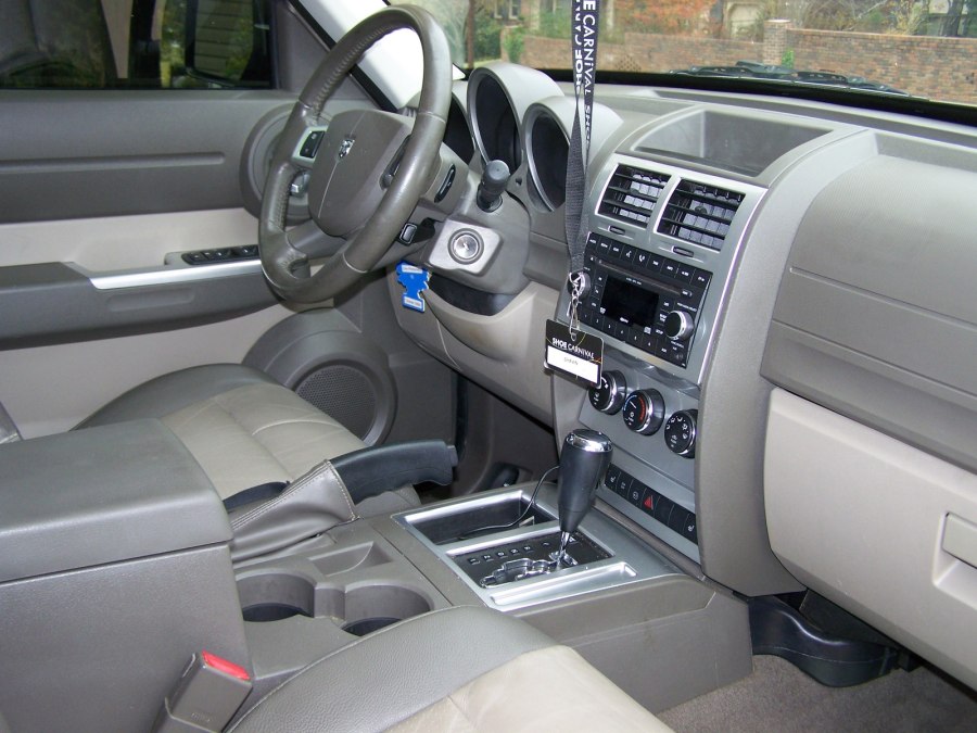 Dodge Nitro 2007 салон