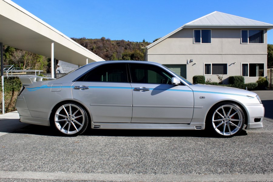 Nissan Gloria y34