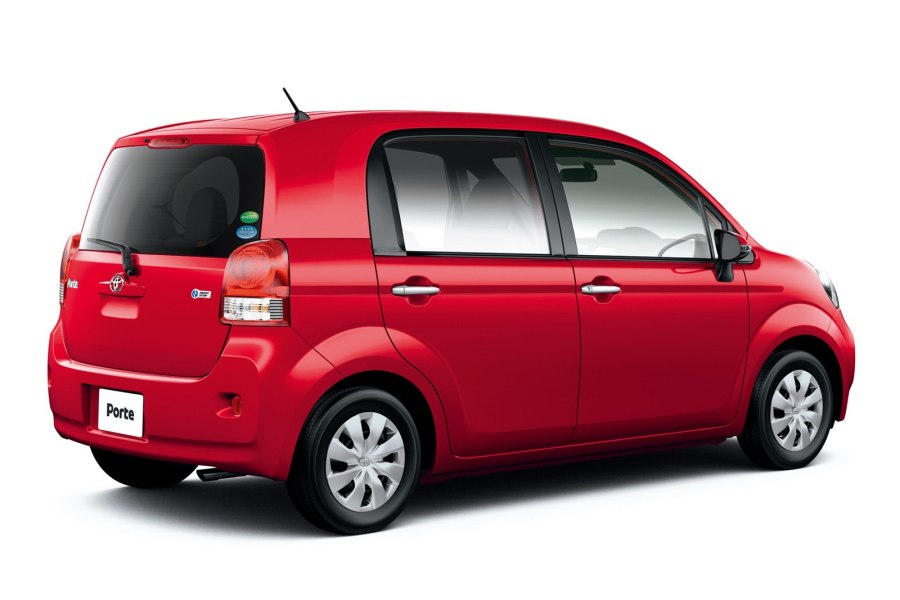 Toyota Spade салон