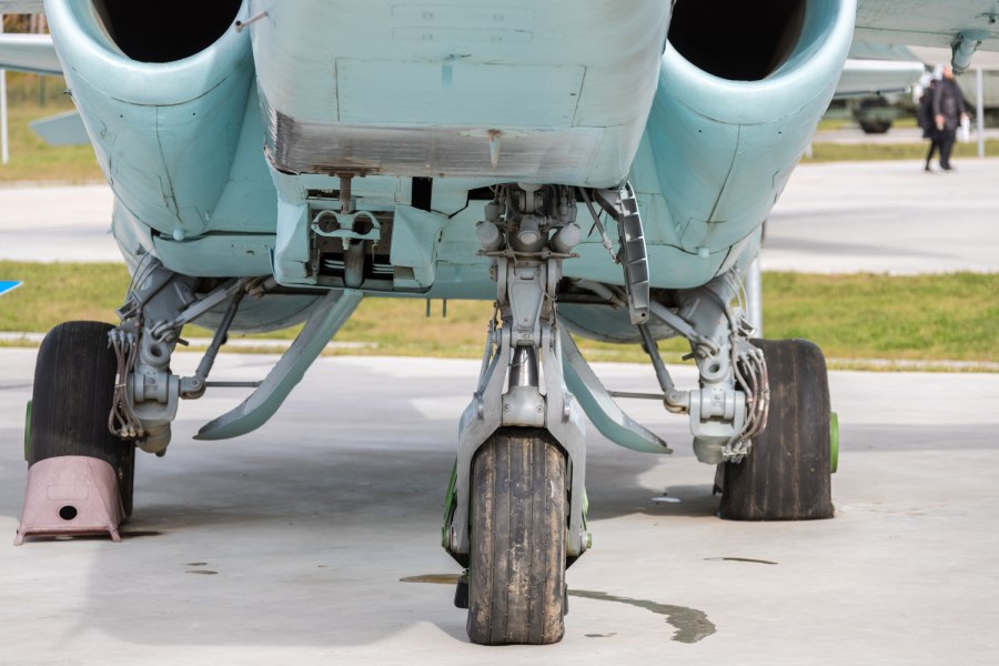 Су-25 стойки шасси