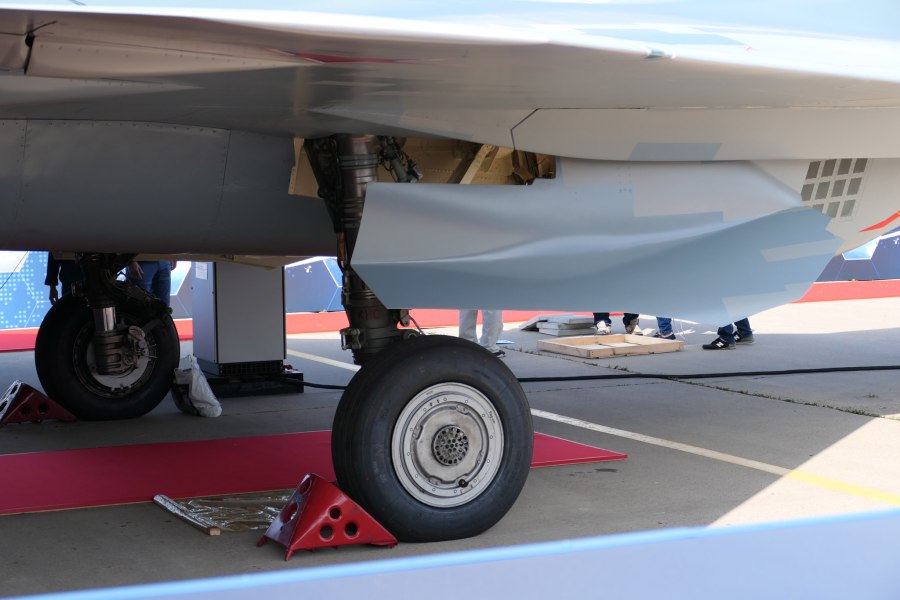 Су-57 ниши шасси