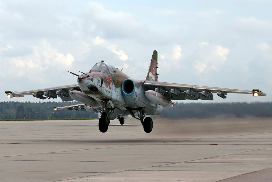 Штурмовик Су-25 Грач