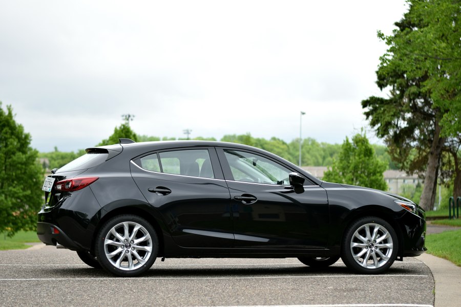Mazda 3 хэтчбек черная