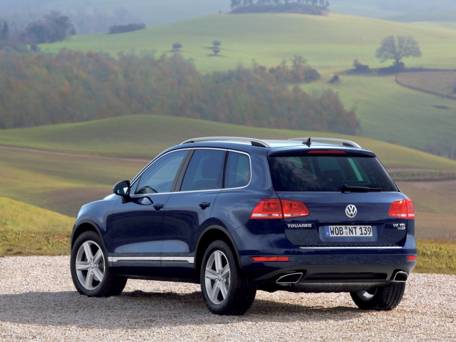 VW Touareg 2015 коричневый