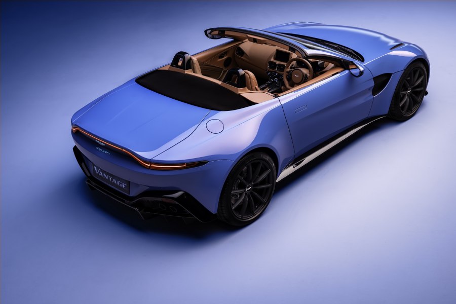 Астон Мартин Vantage 2020