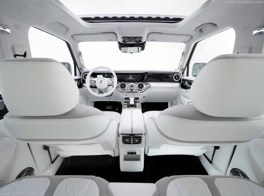 Китайский автомобиль танк 300
