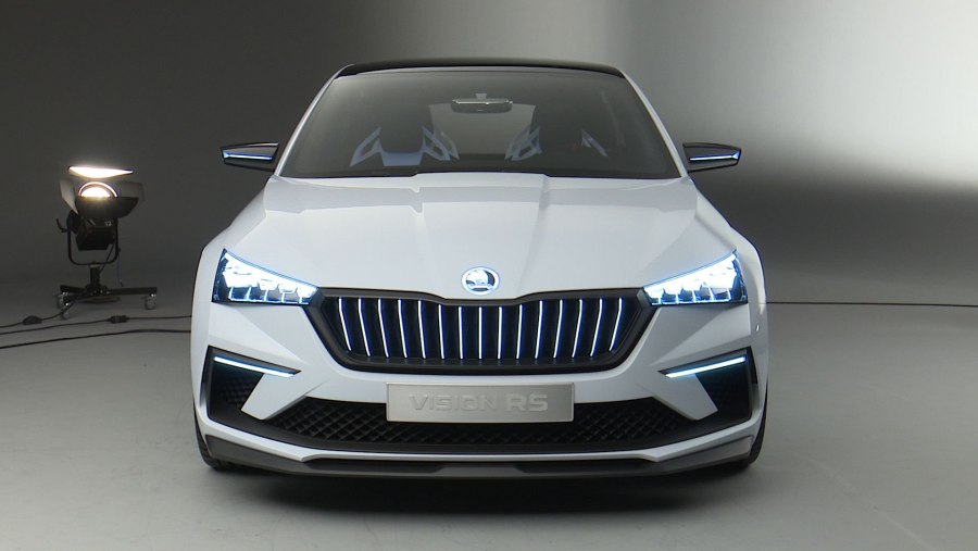 Skoda Octavia 2021 белая