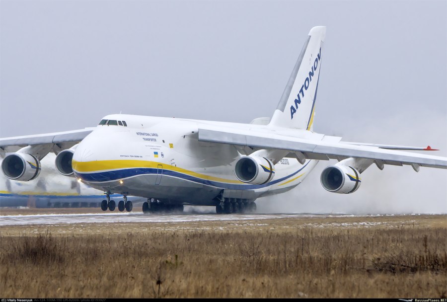 Самолет Руслан АН 124
