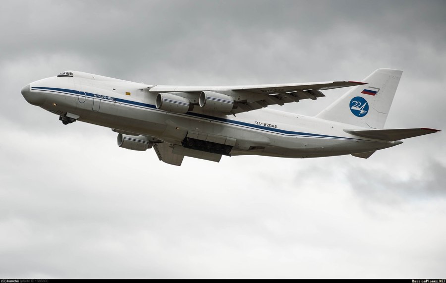 Антонов АН-124-100 Руслан