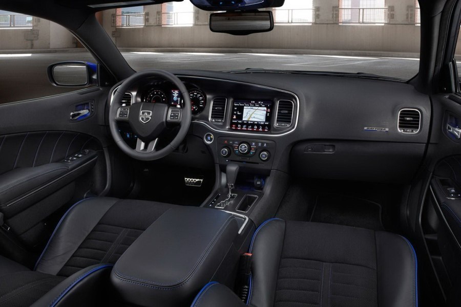 Dodge Charger 2013 салон